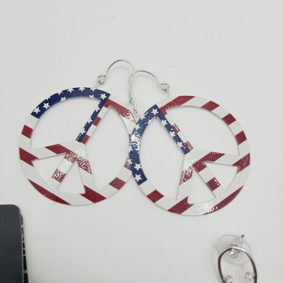 Lot of Four Paparazzi and Misc. Earring Sets Peace & Glam Dangles - Picture 5 of 6